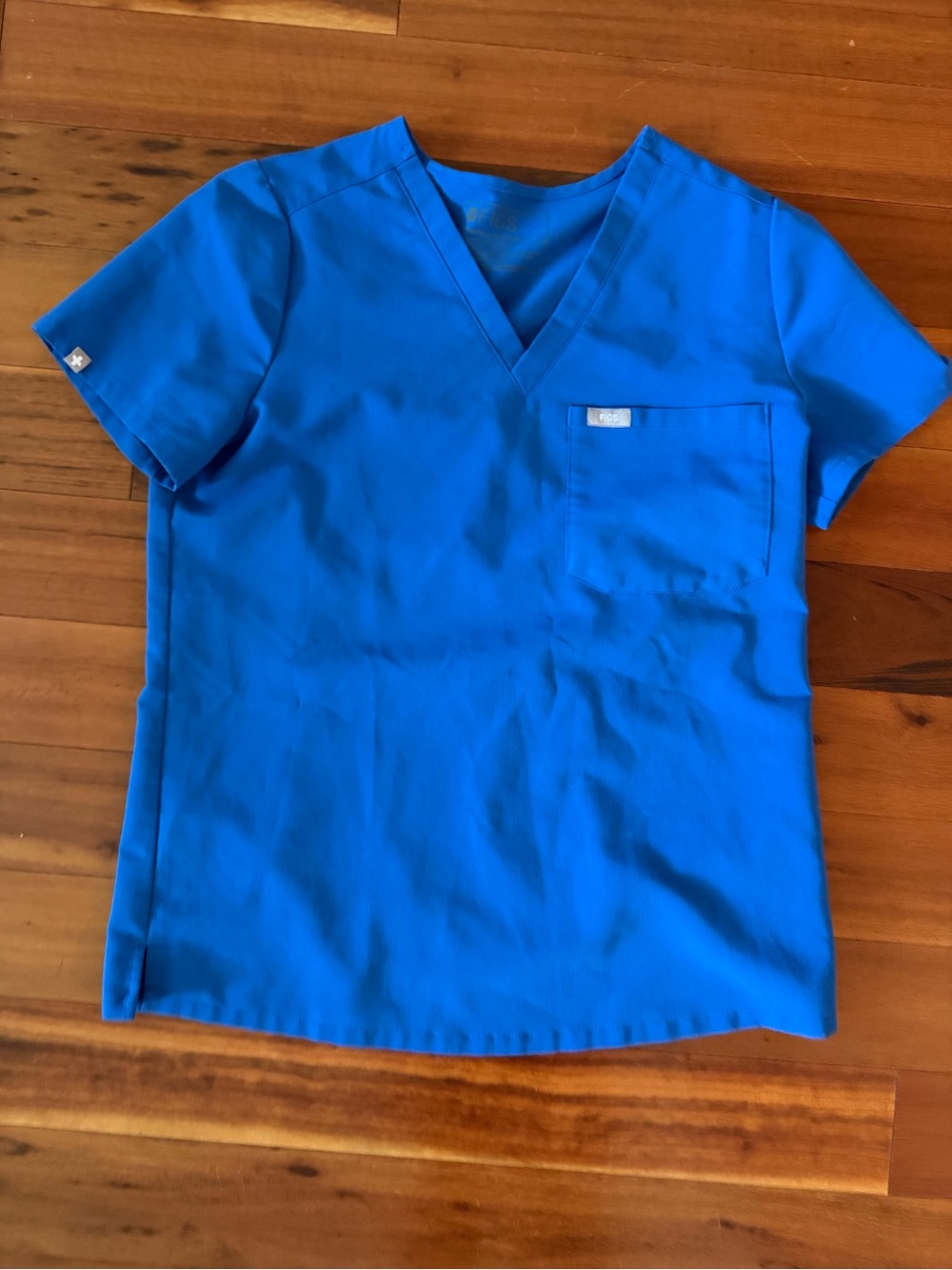 Figs scrub top